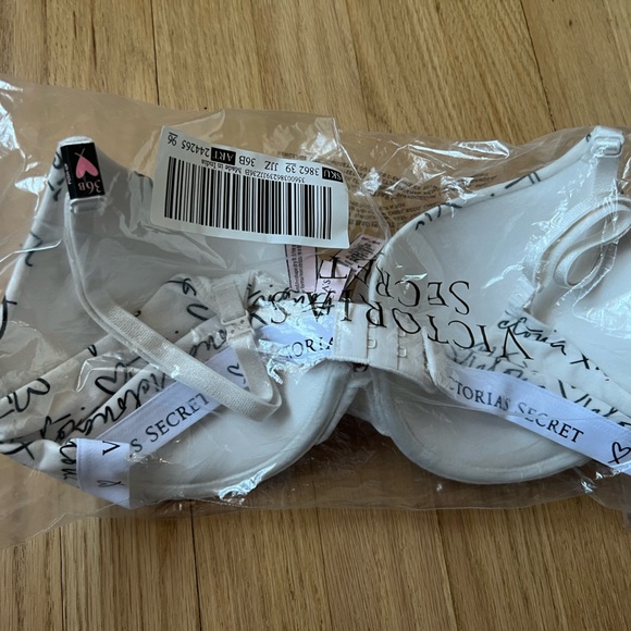 Victoria's Secret Push- Up Bra Size 36b - Picture 3 of 4